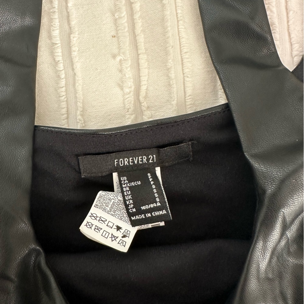 Forever 21 Black Faux Leather Top Size Small - Picture 4 of 4